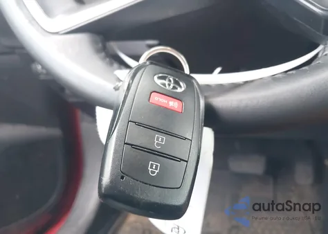 2024 Toyota Corolla Cross Le z USA, uszkodzony, nr VIN 7MUCAAAG2RV111886